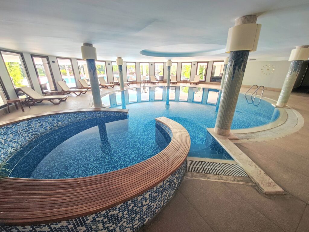 Atlas Park Deluxe Kapalı Havuz